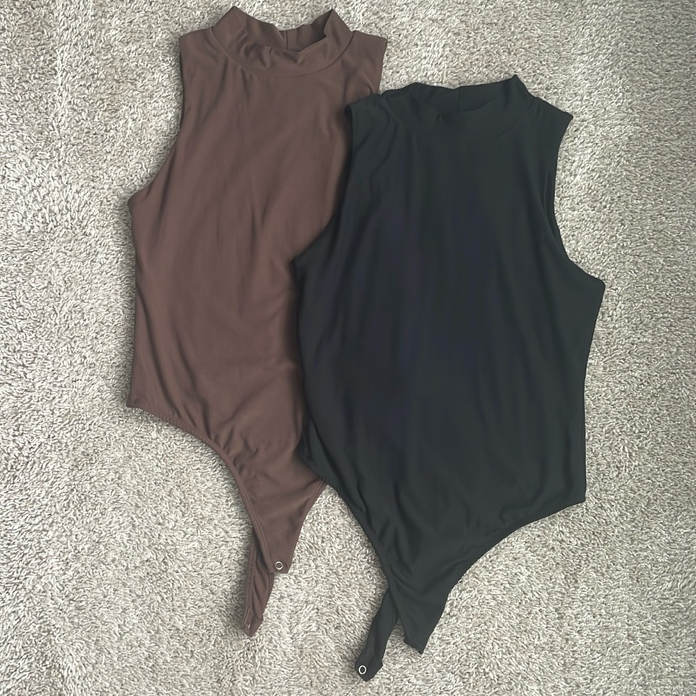 Women’s sleeveless body suit pair